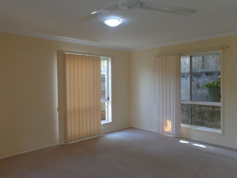 2/18 Corunna Crescent, Ashmore QLD 4214