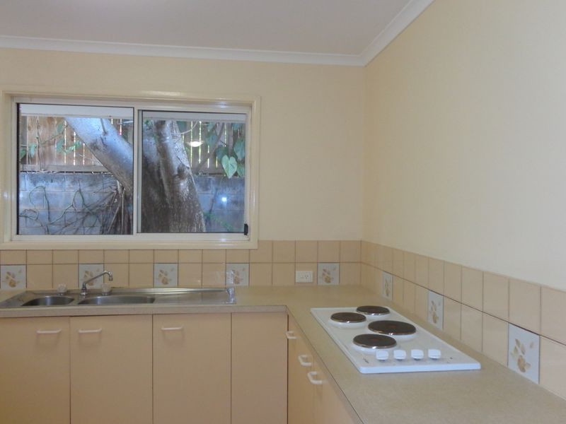 2/18 Corunna Crescent, Ashmore QLD 4214