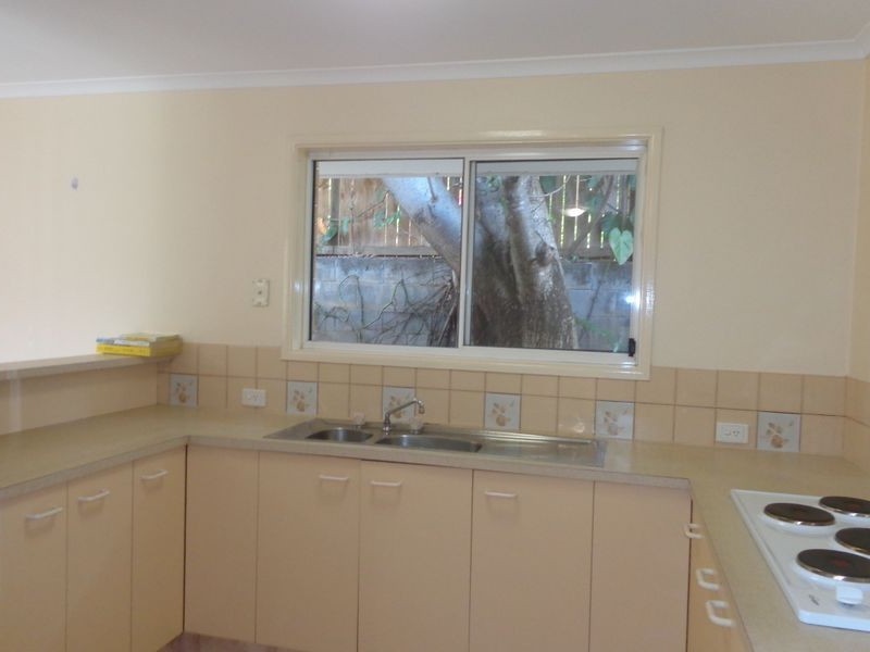 2/18 Corunna Crescent, Ashmore QLD 4214