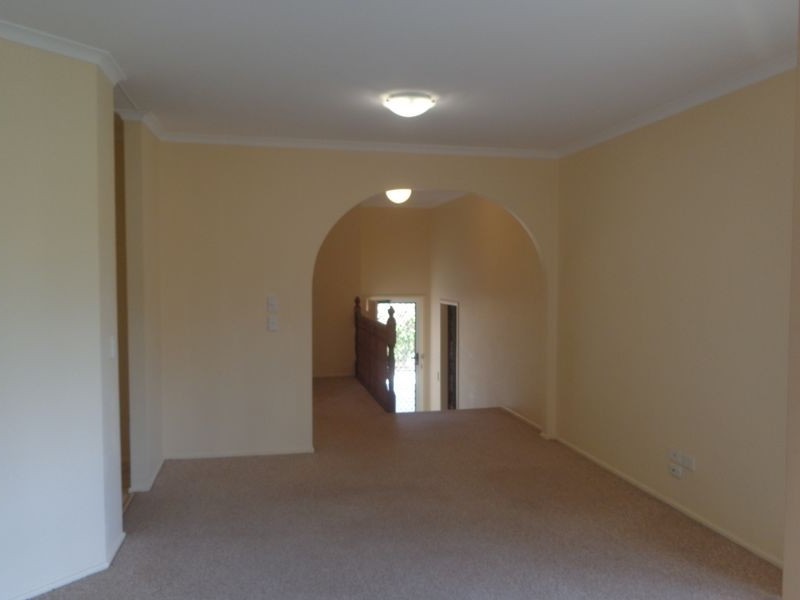 2/18 Corunna Crescent, Ashmore QLD 4214