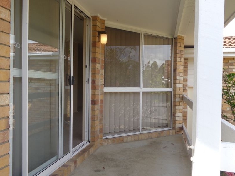 2/18 Corunna Crescent, Ashmore QLD 4214