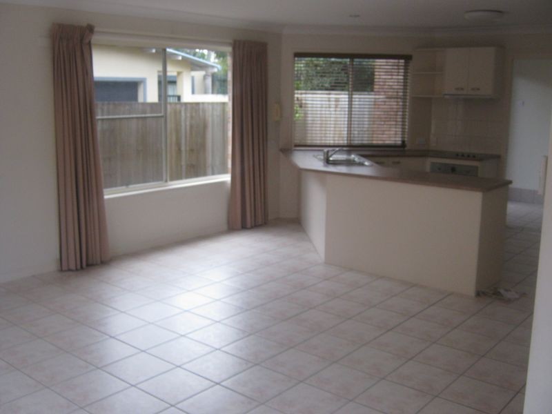 2/18 Broad Street, Labrador QLD 4215