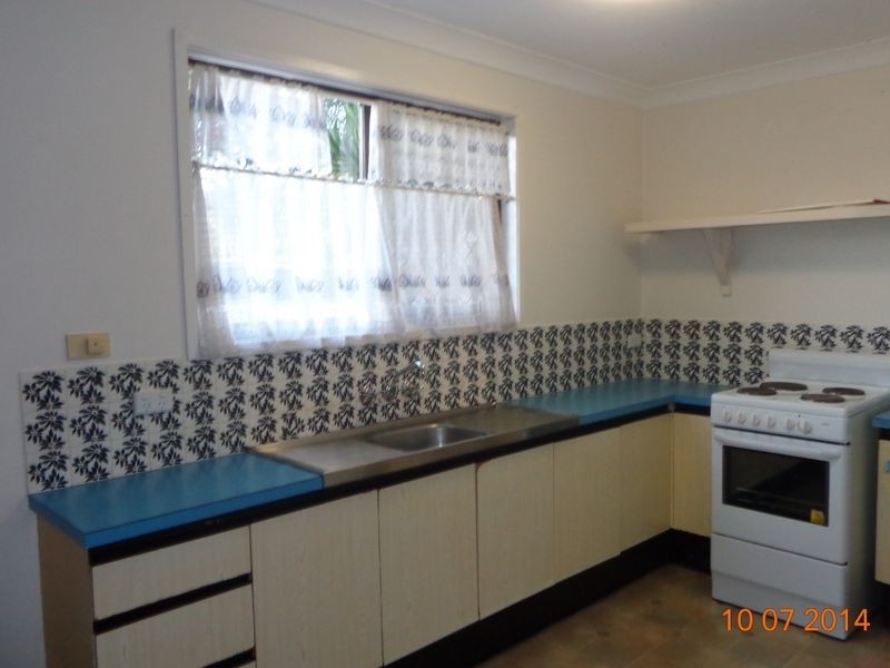 2/79 Worendo Street, Southport QLD 4215