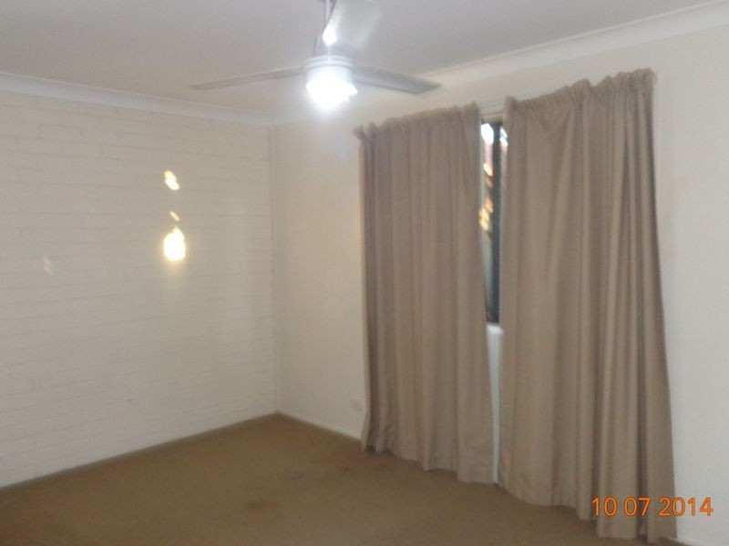 2/79 Worendo Street, Southport QLD 4215