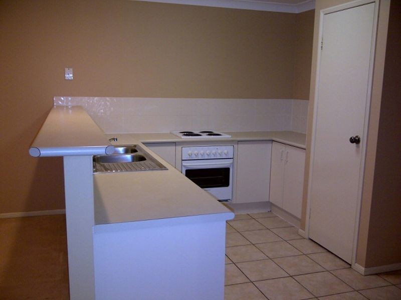 1/9 Gemma Glade, Labrador QLD 4215