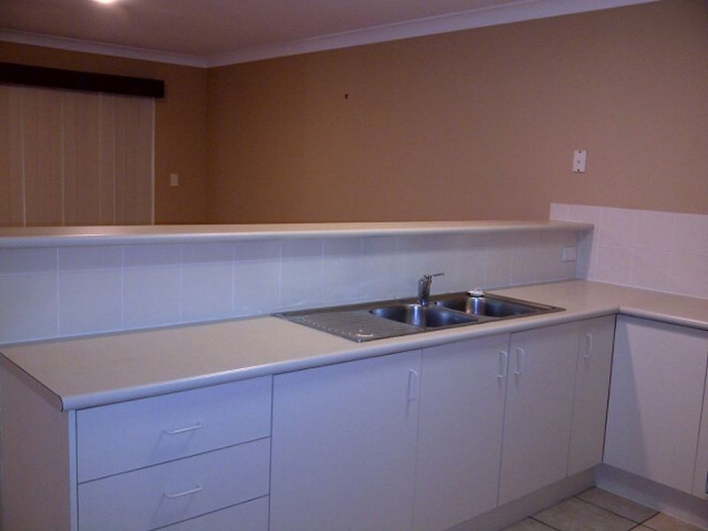 1/9 Gemma Glade, Labrador QLD 4215