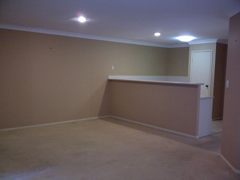 1/9 Gemma Glade, Labrador QLD 4215