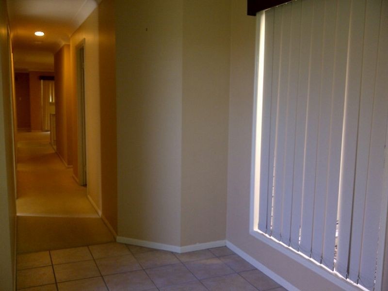 1/9 Gemma Glade, Labrador QLD 4215