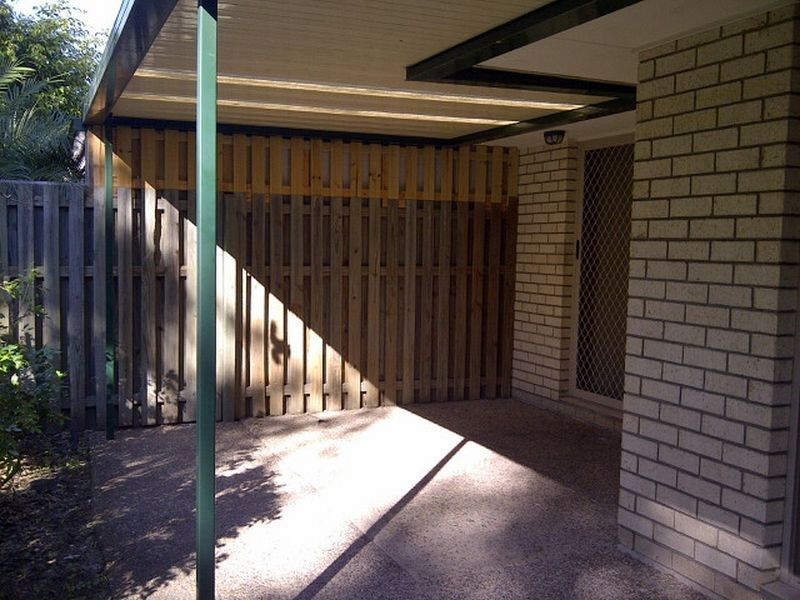 1/9 Gemma Glade, Labrador QLD 4215