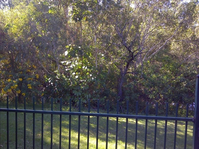 1/9 Gemma Glade, Labrador QLD 4215