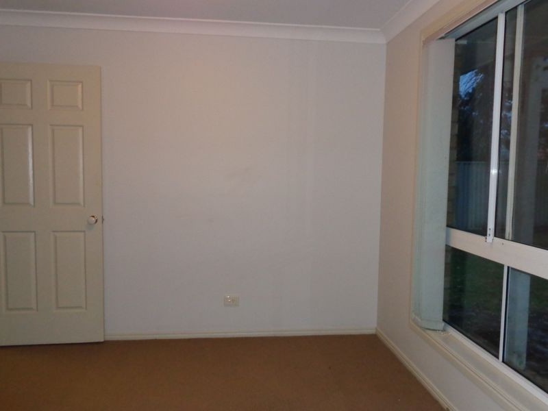 4 Yarraglen Place, Parkwood QLD 4214