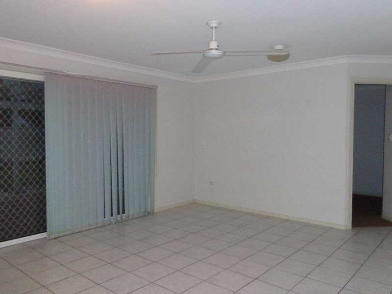 4 Yarraglen Place, Parkwood QLD 4214