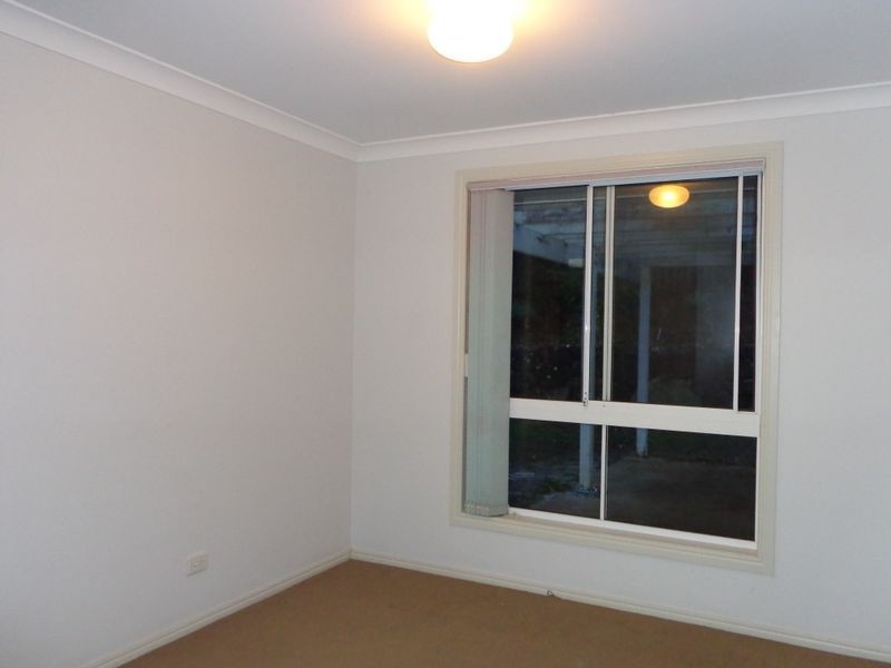 4 Yarraglen Place, Parkwood QLD 4214