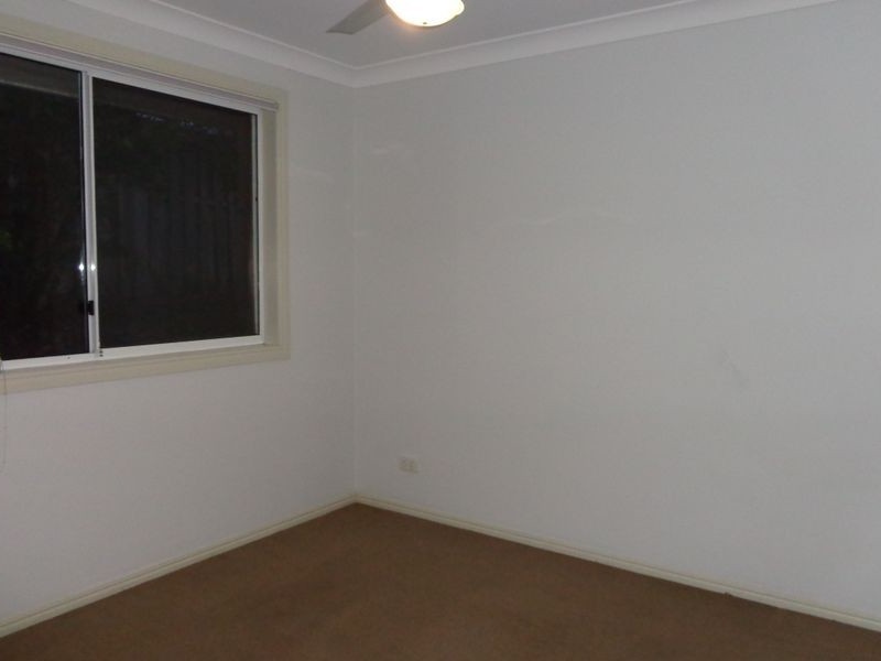 4 Yarraglen Place, Parkwood QLD 4214