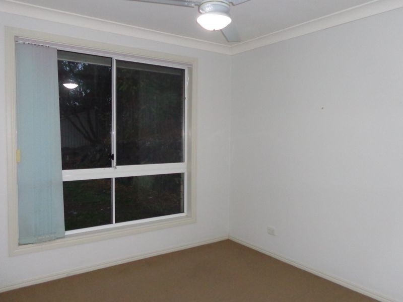4 Yarraglen Place, Parkwood QLD 4214