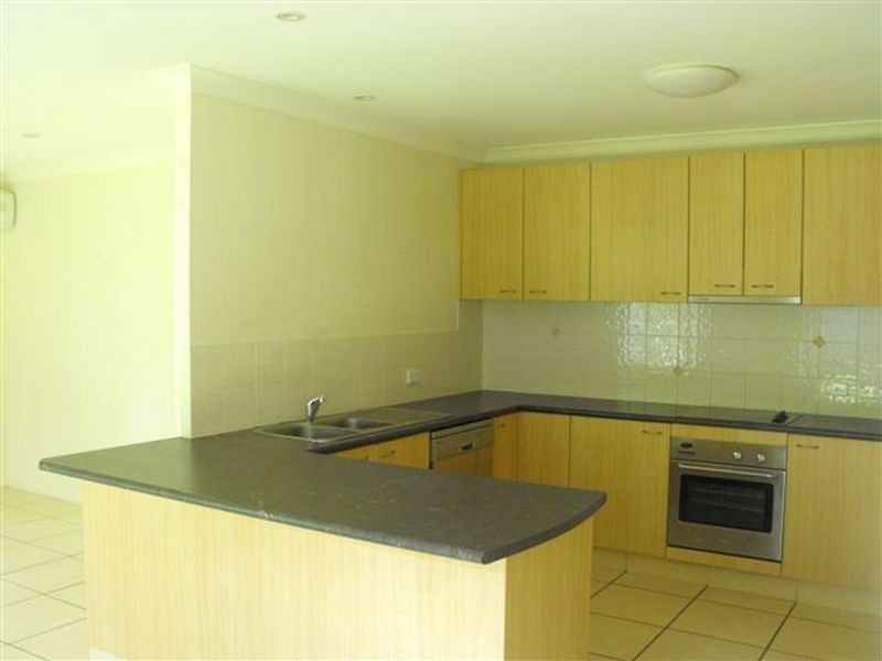 15 Lara Avenue, Southport QLD 4215