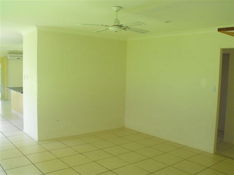 15 Lara Avenue, Southport QLD 4215