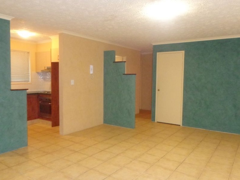 2/16 Madang Crescent, Runaway Bay QLD 4216