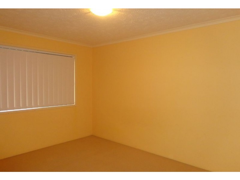 2/16 Madang Crescent, Runaway Bay QLD 4216