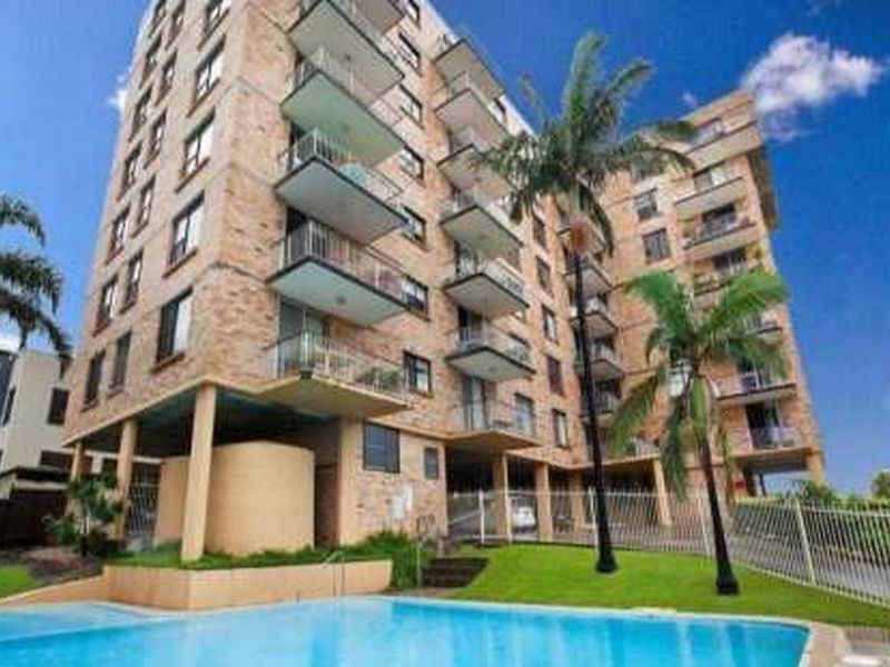 8/72 Marine Parade, Southport QLD 4215