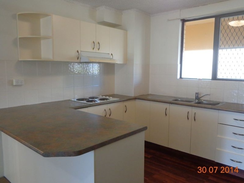 8/72 Marine Parade, Southport QLD 4215