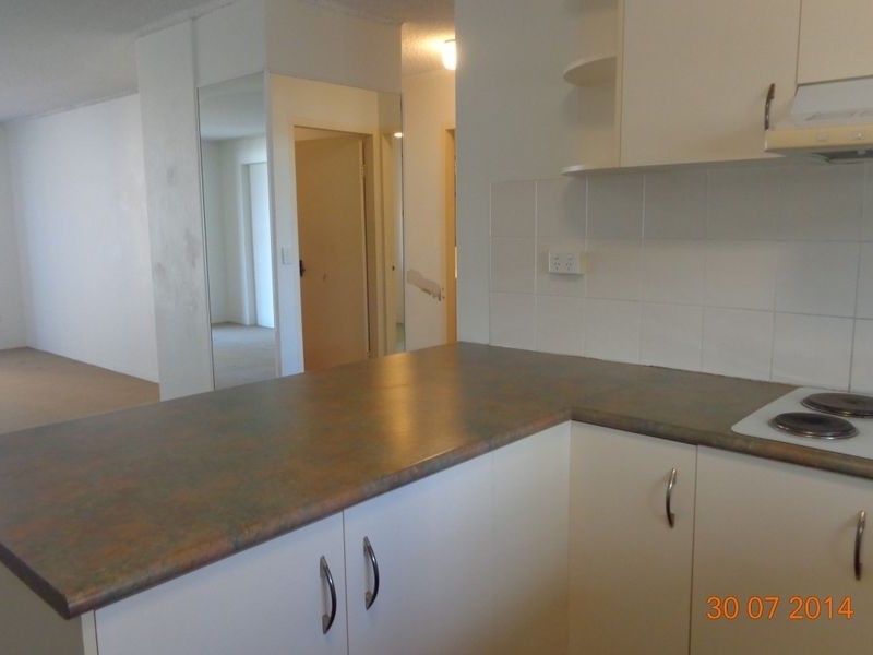 8/72 Marine Parade, Southport QLD 4215