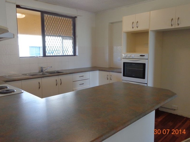 8/72 Marine Parade, Southport QLD 4215