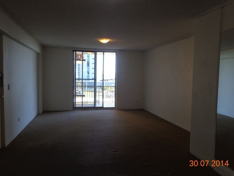 8/72 Marine Parade, Southport QLD 4215