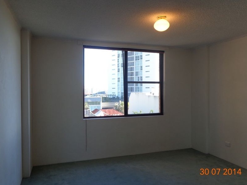 8/72 Marine Parade, Southport QLD 4215