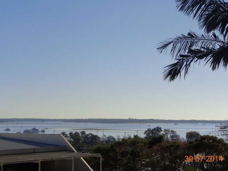 8/72 Marine Parade, Southport QLD 4215