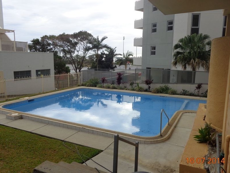 8/72 Marine Parade, Southport QLD 4215