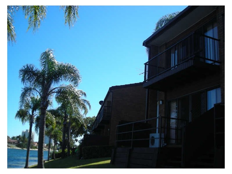 11/17 Duet Drive, Mermaid Waters QLD 4218