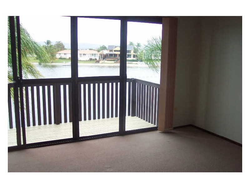 11/17 Duet Drive, Mermaid Waters QLD 4218