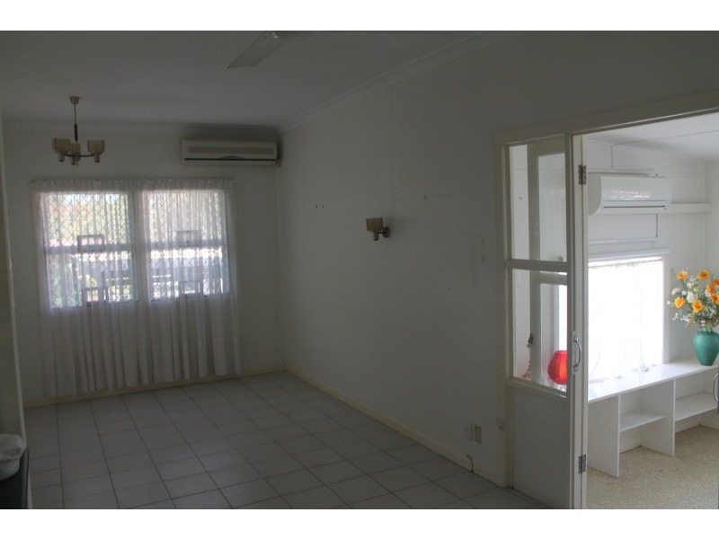 15 Water Street, Southport QLD 4215