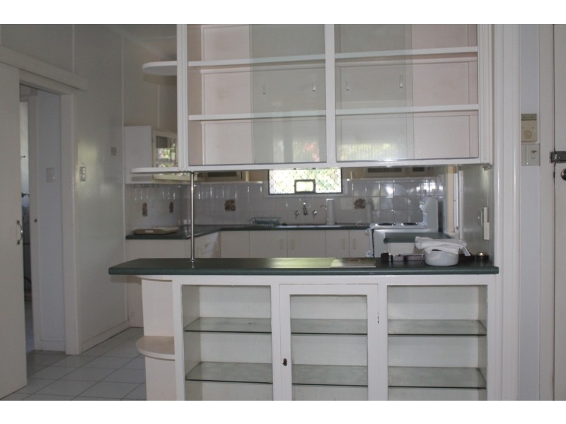 15 Water Street, Southport QLD 4215