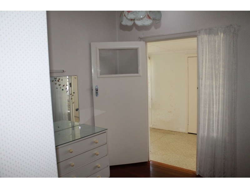 15 Water Street, Southport QLD 4215