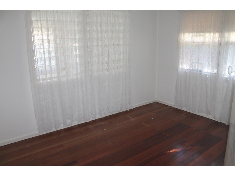 15 Water Street, Southport QLD 4215