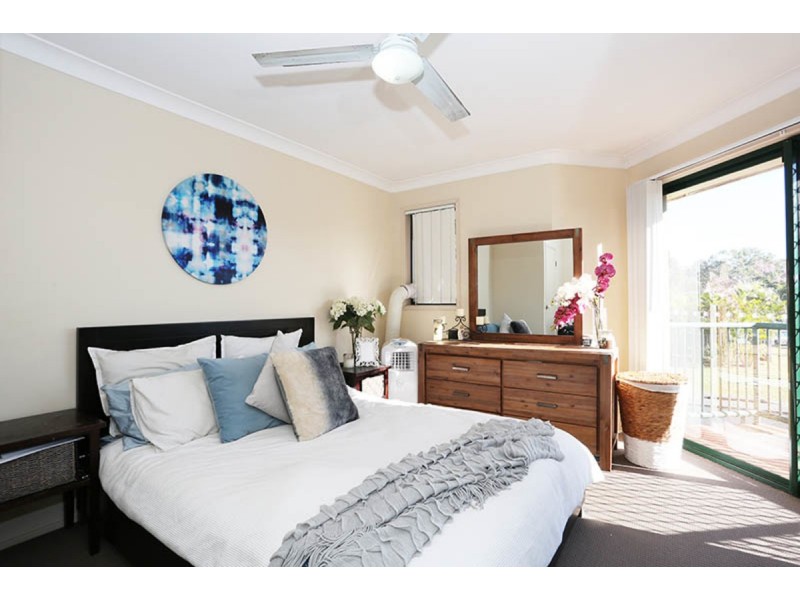 2/184 Greenacre Drive, Arundel QLD 4214