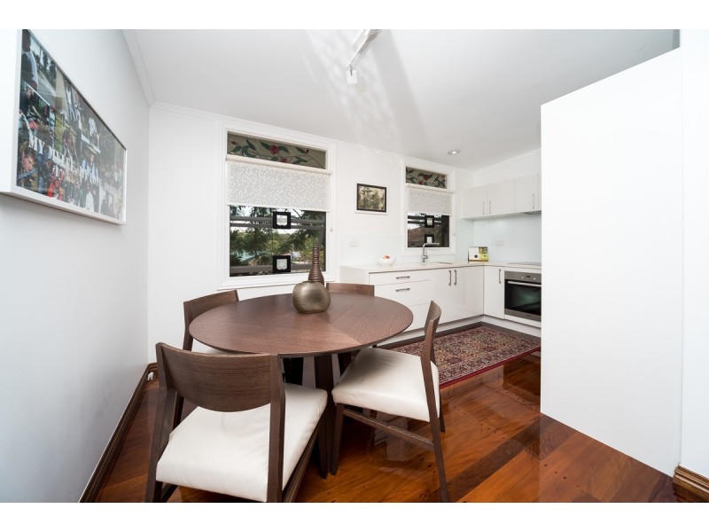 8 The Glen, Southport QLD 4215