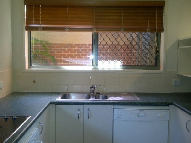 1/93 Whiting Street, Labrador QLD 4215