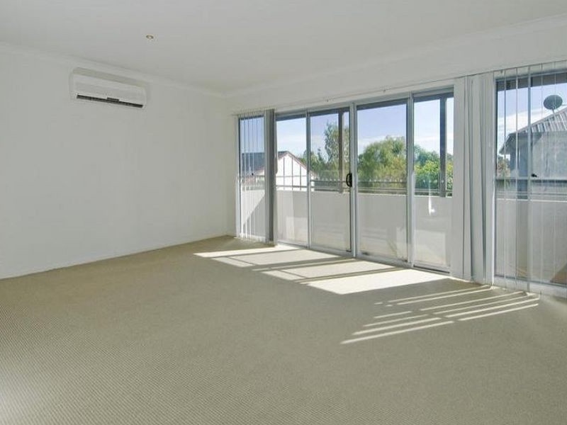 10/215a Benowa Road, Benowa QLD 4217