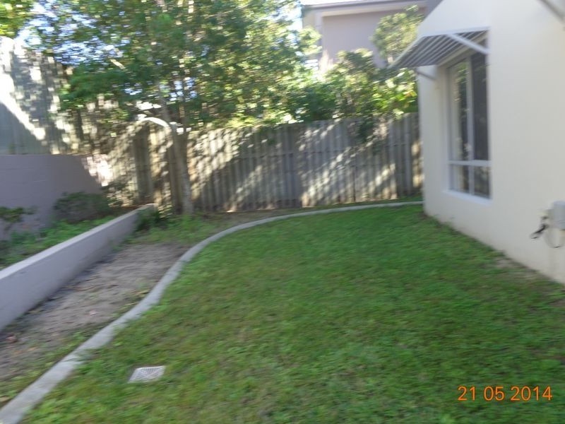 10/215a Benowa Road, Benowa QLD 4217