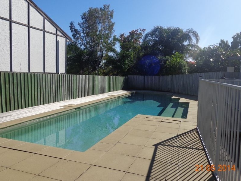 10/215a Benowa Road, Benowa QLD 4217