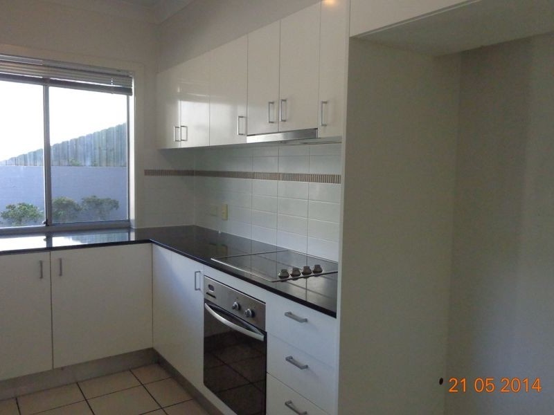 10/215a Benowa Road, Benowa QLD 4217