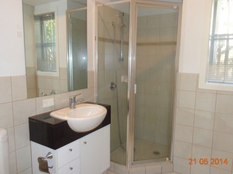 10/215a Benowa Road, Benowa QLD 4217