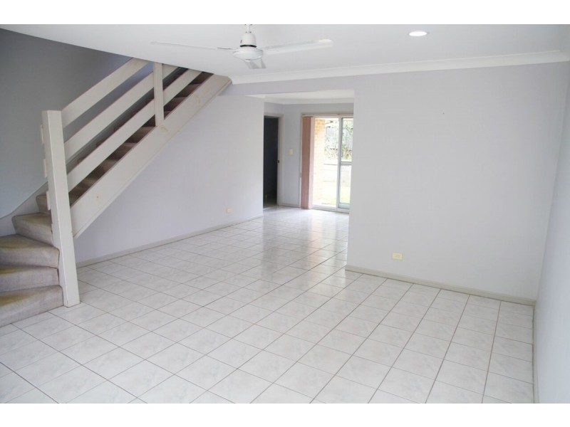 2/52 Margaret Street, Southport QLD 4215