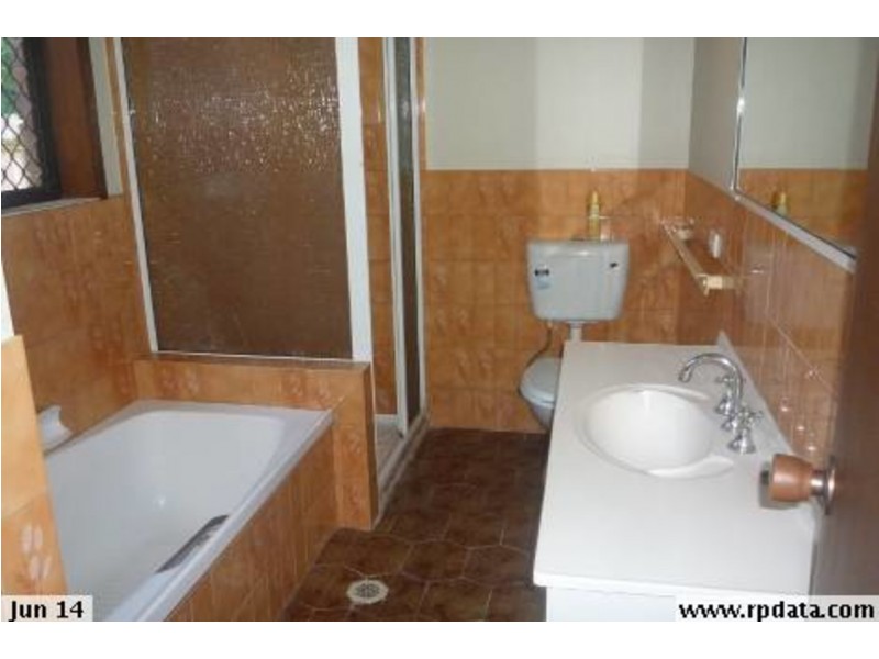 1/11 Waratah Avenue, Biggera Waters QLD 4216