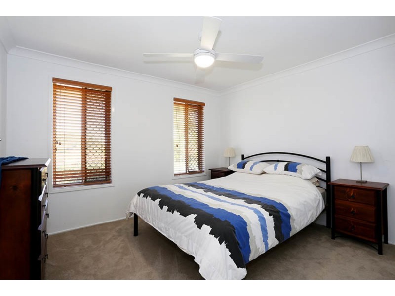 16 Melbourne Road, Arundel QLD 4214