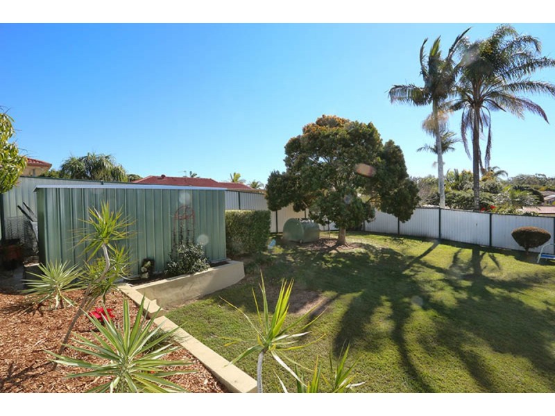 16 Melbourne Road, Arundel QLD 4214