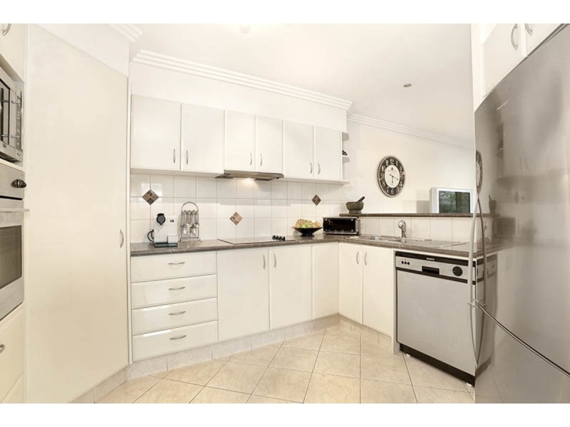 1/47 Gordon Street, Labrador QLD 4215